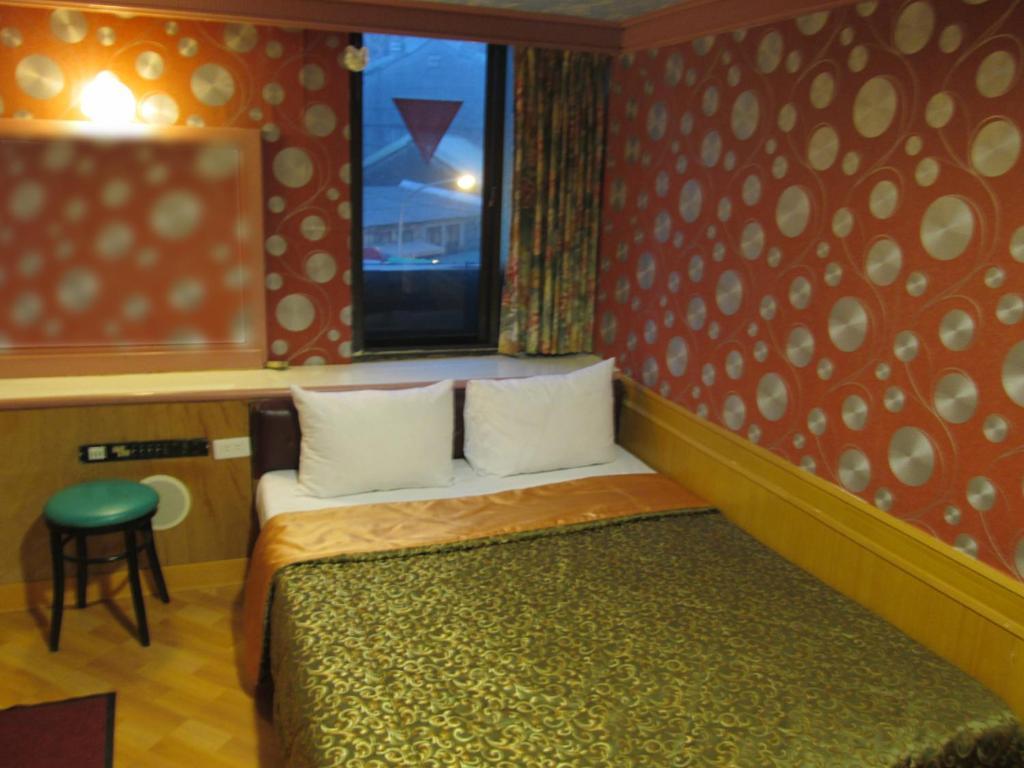 One Plus One Hotel Taipei Bilik gambar